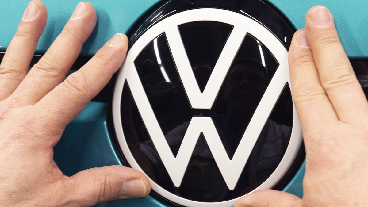 VW plans to freeze wages through 2030 for up to 600,000 employees, report says 1 2f8a30c8552b7121bc94cf75bb4780f87eaecd8cedd3df28d9dc158bbd8ef6a1