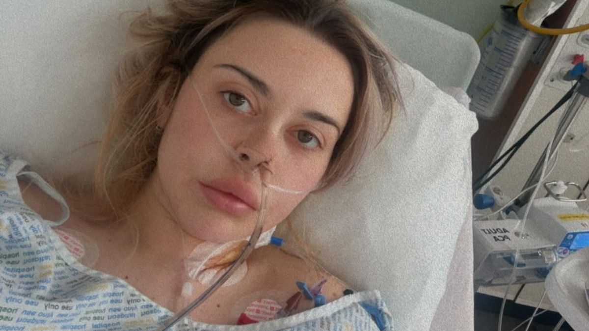 "My stomach cramps weren't period pain - I had rare bowel cancer" 1 3d7ecf2c09a43bf6a1e1572874eea21bbc9c3c7adb37e24ae516d6dccd88c9b7