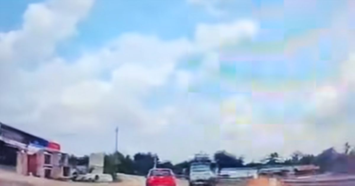 Motorcyclist injured in wrong-way attempt to overtake lorry in Kubang Menerong 1 3eb82f9721265812b88af6075dce29f6ae346469e1cf0ad3c00dce721b905c57