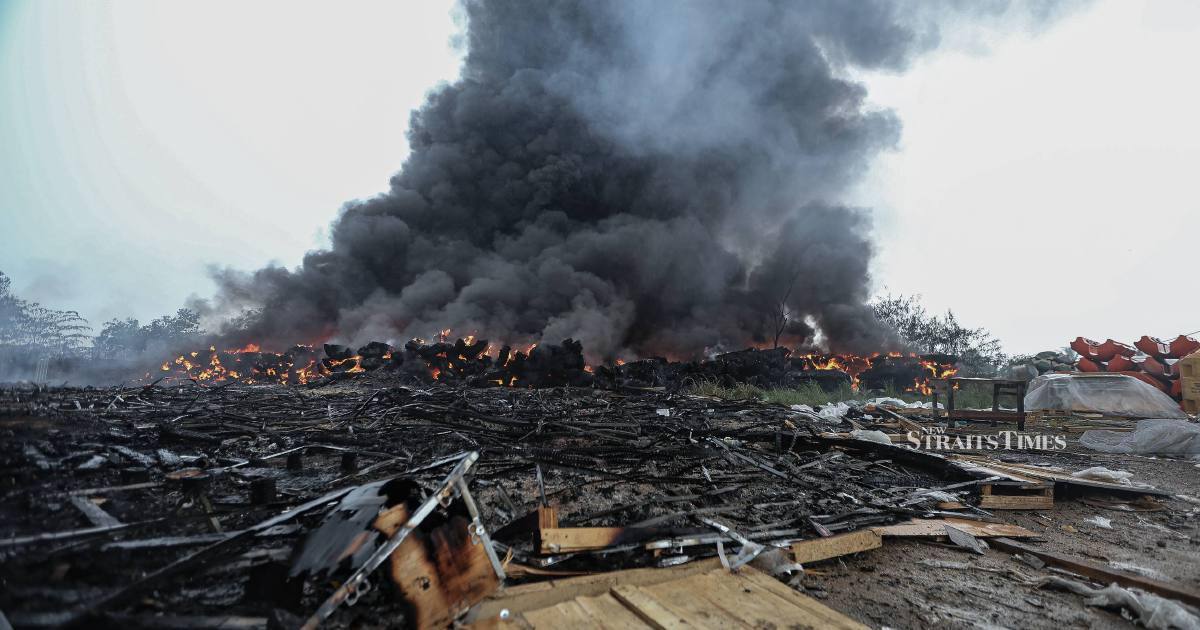 Pasir Gudang blaze believed sparked by attempt to recover scrap metal 1 3fe40e7666bee3f215106d177c2a7d9f963704cd417e60bb713fb017558ae2bf