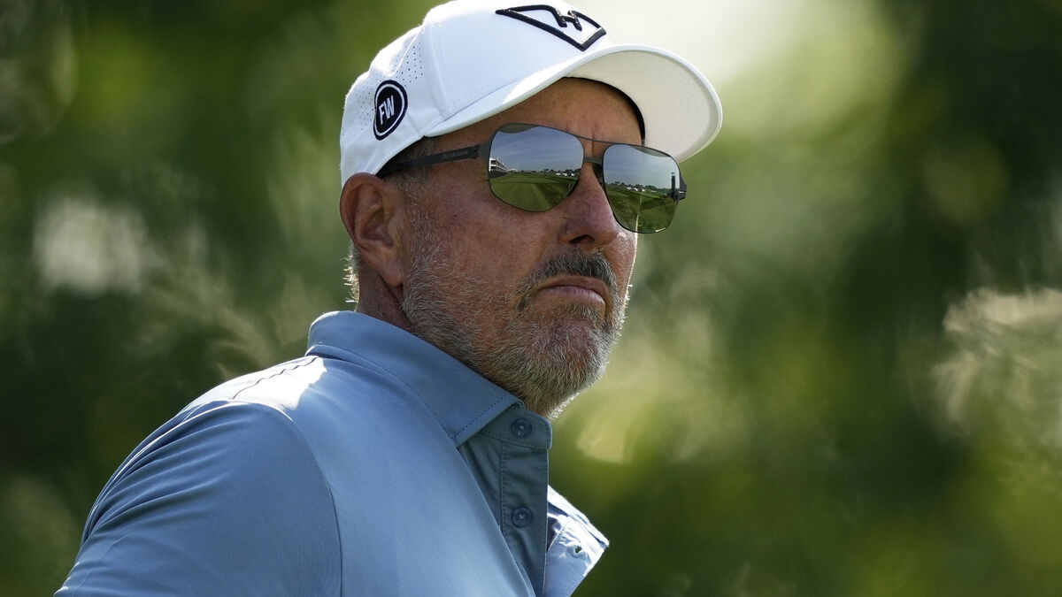 Phil Mickelson enters treatment after scandal allegations, report says 1 4b745673ba04dc1fb269fbba8cf2363dd87528497e07fd1c465dc21cd48fda2d
