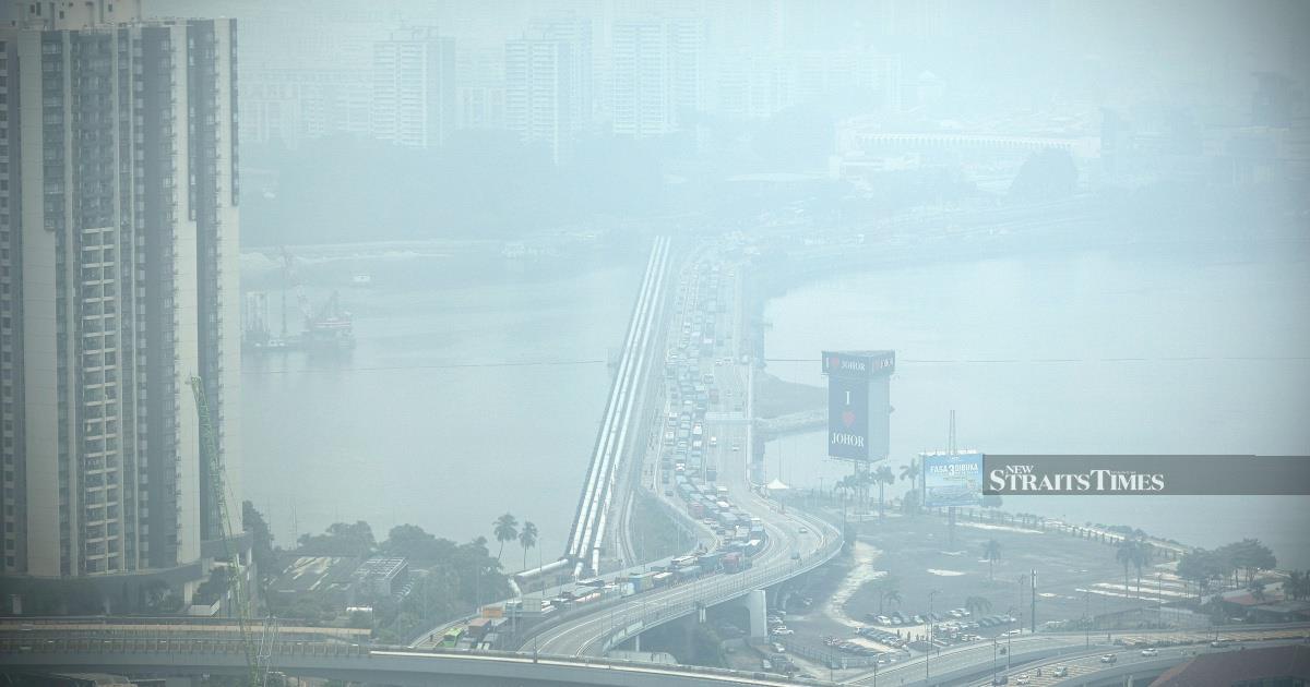 Singapore to issue notices to seven Indonesian firms over haze 1 4de360064f549555aa66b3036019cbe96c68ef9554ae121aae0e1c5e1c66ccc8