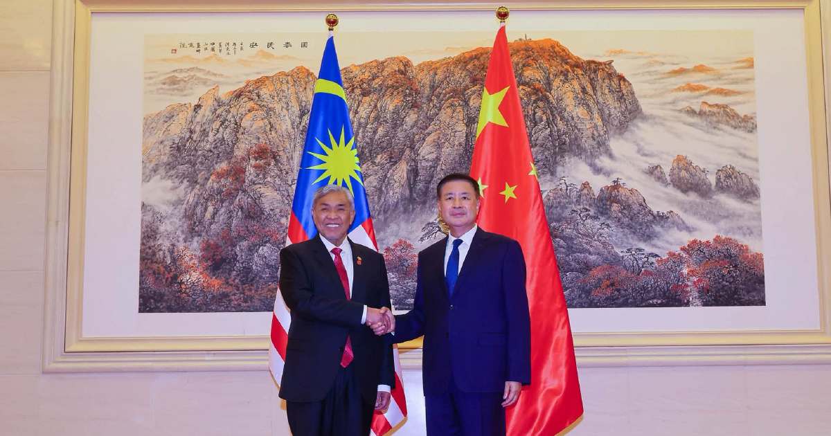 Zahid pays courtesy call on China's Vice Premier 1 4ee422e94a4f63adb5224925b5590194747d57966e116f003b452be1dd32c767