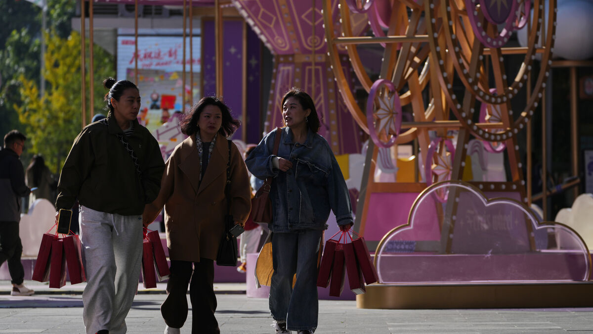 China’s Third-Quarter Growth Beats Forecasts as Consumer Spending Rises 1 5a14dc6d28577a1040720bb50d7dbb0184368c1bb8a488fa1dd7fd7b79ee0303