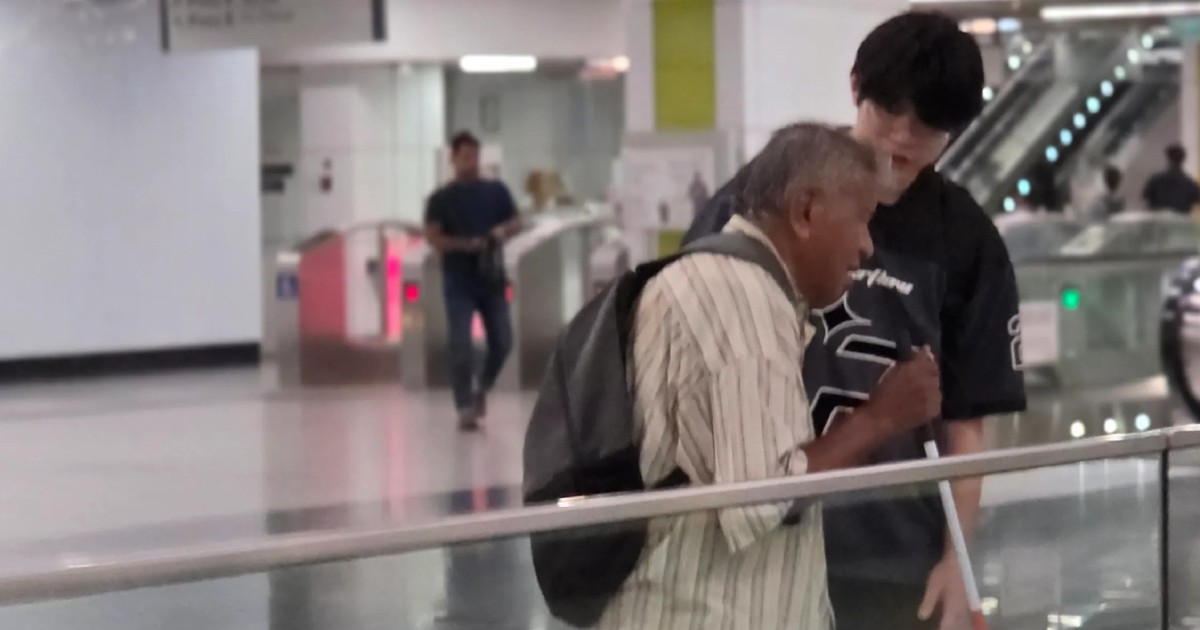 #NSTviral: Boy wins hearts for guiding blind elderly man at LRT station