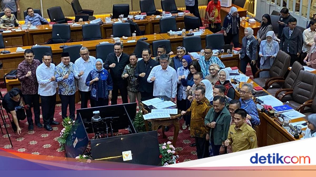 Komisi IX DPR Sepakati RUU Ketenagakerjaan Dibawa ke Paripurna 1 689dd9699d88a1d675714921c5df50eacefe9d3e3b9fbb076d14dee5aeb11c8f