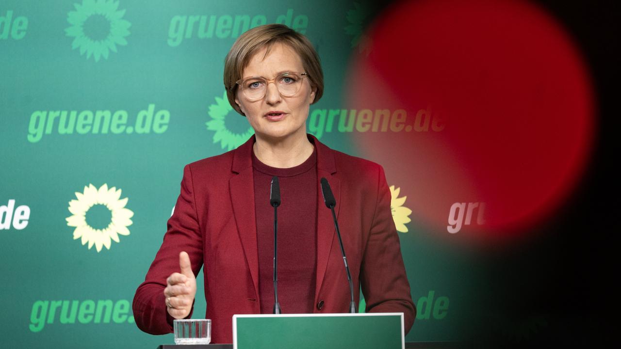 Grünen-Chefin Brantner befürwortet Stopp der Sondierungen in Berlin 1 70031a585d3c891fee4a97644265b3ca697bda1d3bcd7c4a2f6d378cb9b65509