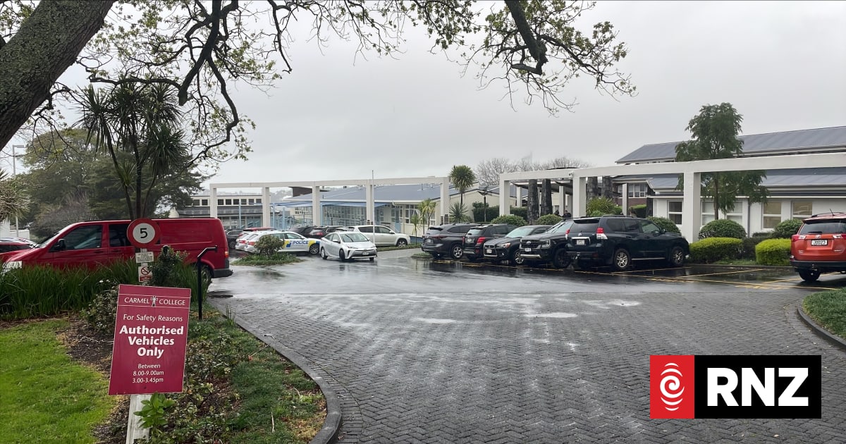 Auckland's Carmel College principal slams 'unacceptable' behaviour after students' cars egged 1 78ba70b82dd52748fdc28316eb1eab63834d5ddabd96a62e35b4ffae827e82e8