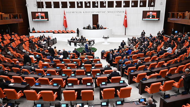 TBMM, çalışmalarına başlıyor: Türk Kızılay Kanunu Teklifi ele alınacak 1 7a850108f08a525b799a04fd61f84c073e3e2ab5d54f7248727c47512f2c608f