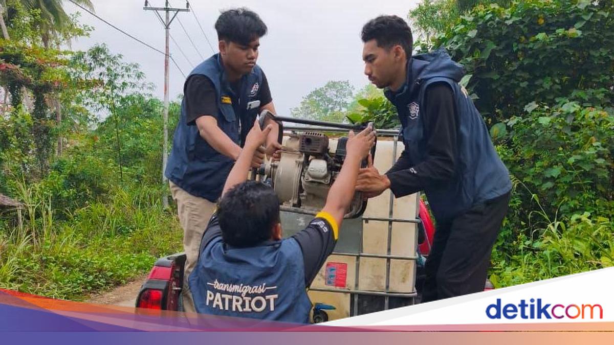 TEP Unhas Dampingi Polsek Weri Turun Tangan Salurkan Air Bersih ke Warga 1 7b163d36ef3bcb3027ed31f434b5e081dc8738e509ce673a5ef7fe36128f298f
