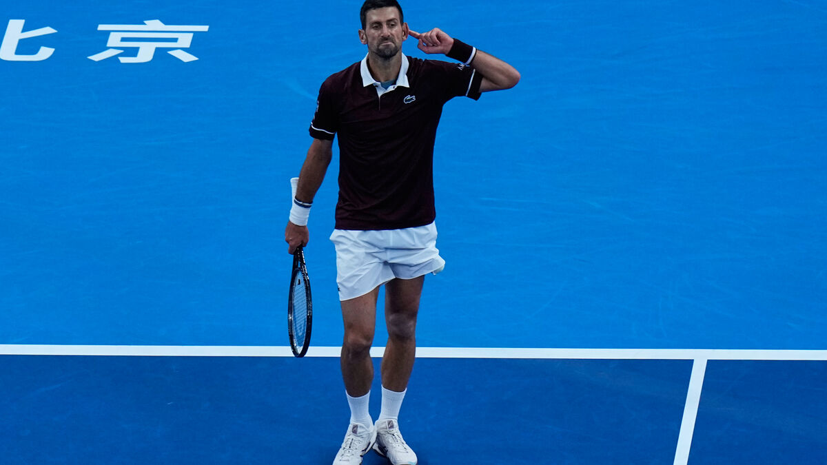 Djokovic Ends 2026 Title Drought After De Minaur Retires Injured in Beijing Final 1 7bee41f518148e2d097c98d961bec2db86181c4e1bef82d9b5e59f8d8aeda68a