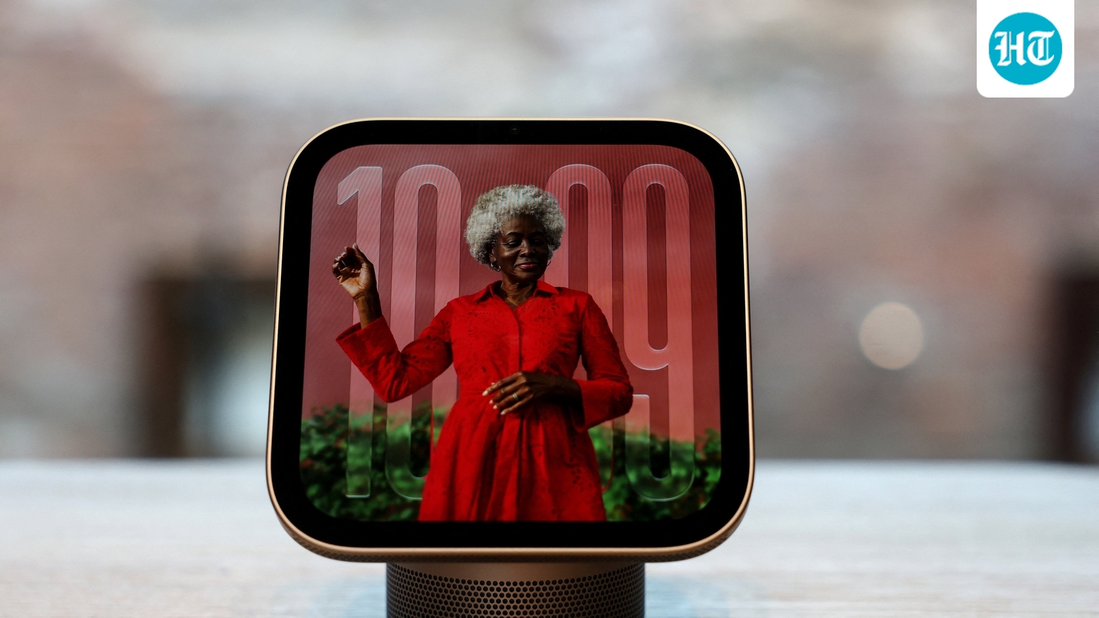 Apple launches $299 HomeView: Can AI Siri help it beat Amazon and Google? 1 7fc5aa8c37e050481369fa41fd40199a7a39949841d3bfed3d5adfc4c5f81b88