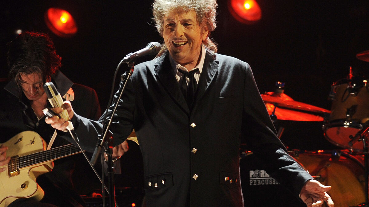 Bob Dylan to Play Gothenburg Concert as His Art Goes on Display at Gallery 1 7fe9712ab846ca9ddc8a6b1f28a6b57c57b267e0160825dab80447f52d4930cd