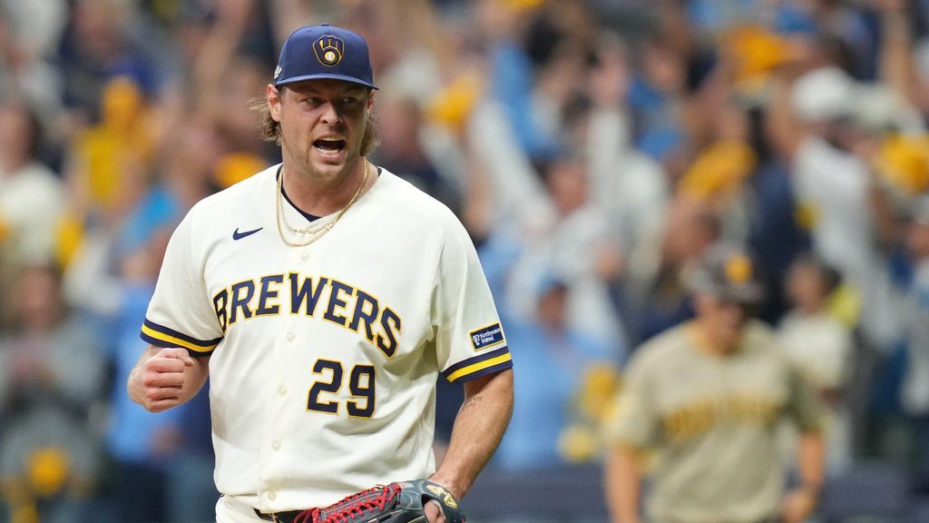 Brewers escape Game 1 after roof-aided out ends Padres' hopes 1 85b2701f7dec94852b0b5e9390505b25ca345e433cd9ac678a9eb275b4bcb320
