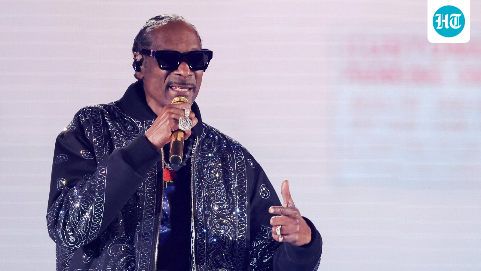 Snoop Dogg: Real name, wife Shante Broadus, children, net worth, top songs, and more 1 877ded7cc9adb11bf5dcc0aa5d570f6f8e30b6f5df1bfdbaddca791d98f2c0c2