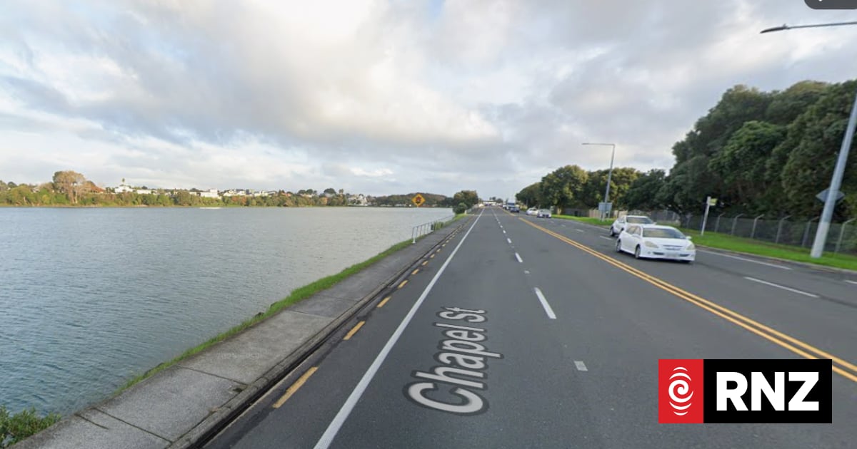 Police dive squad called after car plunges into water in Tauranga 1 893a09905c6d99b97aca3f948398502651714a8db88a2c5461cda0d4e906f8b6