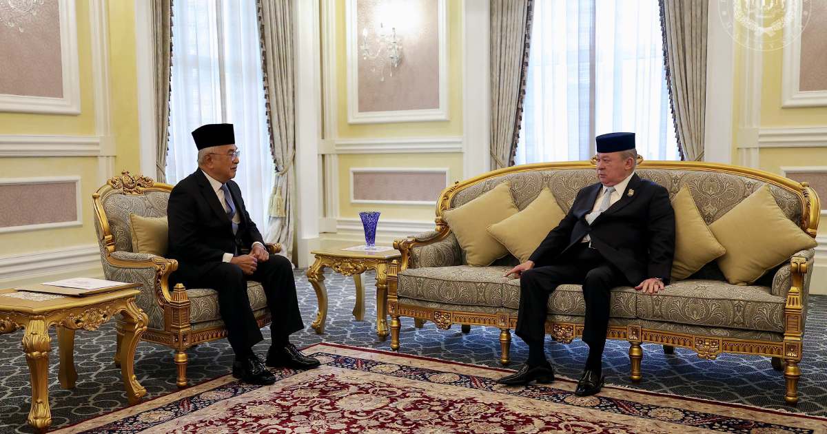 King grants audience to Melaka Yang di-Pertua Negeri 1 8e065e8f9585f9650f96a9cf2d0a18ba3f096c3c0340931cc828ac3d26c93f37