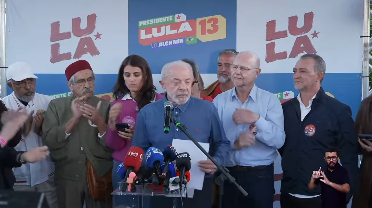 Lula diz que vai entregar ao TSE autorização para quebra de sigilo dele e da família 1 962d49a344f73347d8a06130e848fcf756b73a1b0708d54b0bc8645e155c3b44