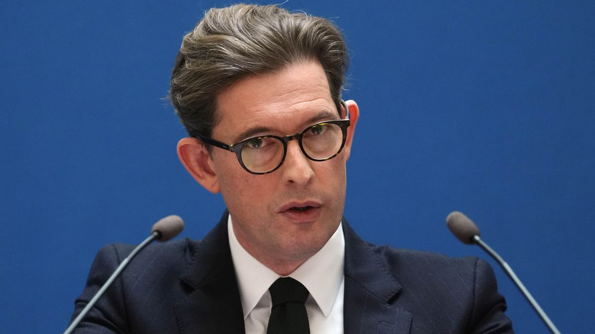MI5 'devoting more resources to stopping threats than during Cold War' 1 97c84387c2369ba2d984b4c517a2bdc0d30be2bf9d8b406517f1fb94264c6d60