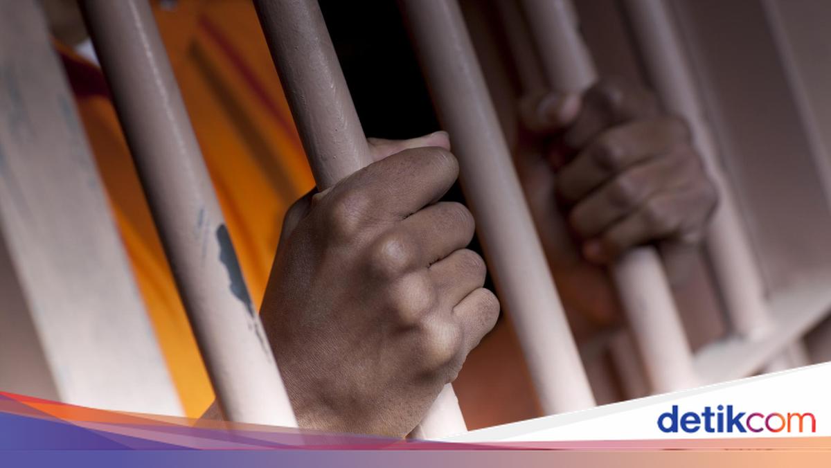 Viral Pria Joget dan Pakai Narkoba Diduga dalam Lapas, Rutan Depok Selidiki 1 9958d98f586e05c7da3b4338e4259f6444c3db98d2548a446d9cbe34d9444f3e