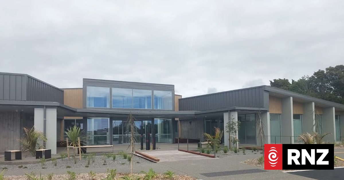 In-person appointments at Horowhenua clinic 'very limited' after 12 staff resign over past year 1 a0850a5b7a73d7360d6d308366917062693205e351093d72837c725f1a573d99