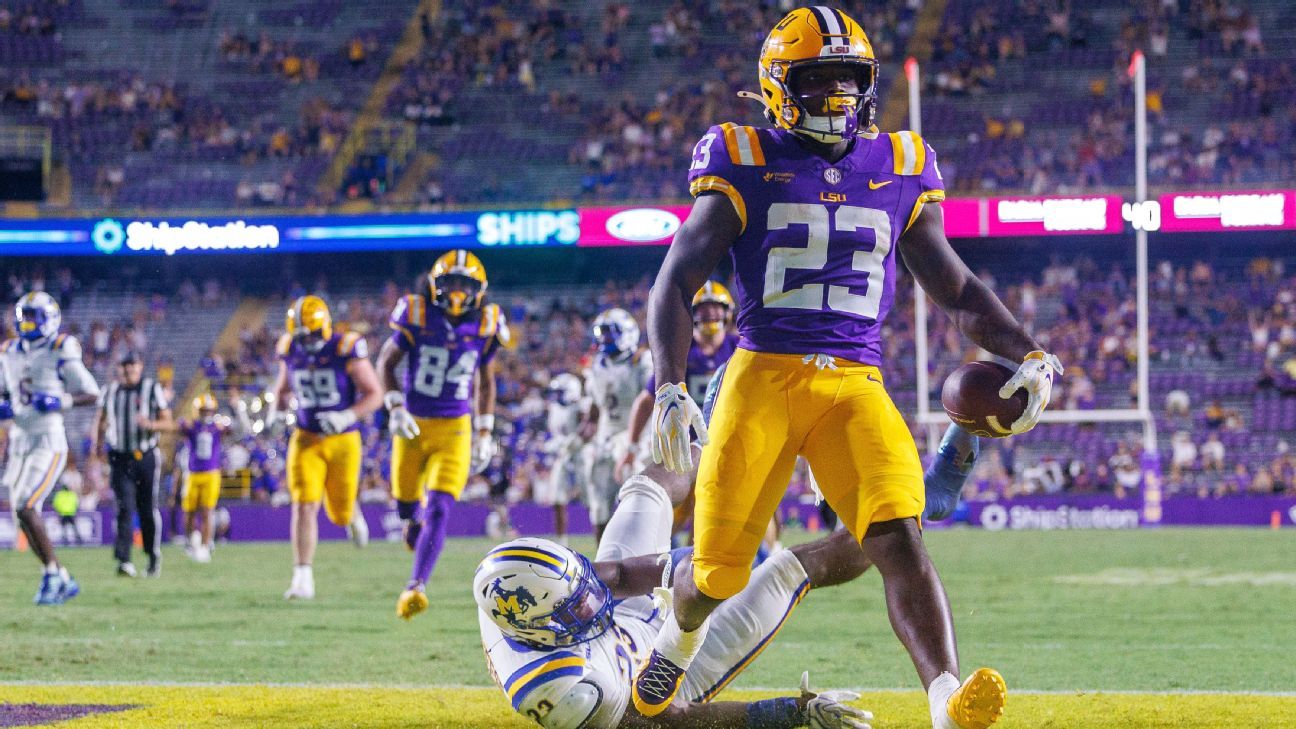Latest CFP, bowl projections: How did the postseason picture shift after Week 5? 1 a6f26299236654eb1375c025ada521c1f8f6f8101f89ecd4613bd87428e840c3