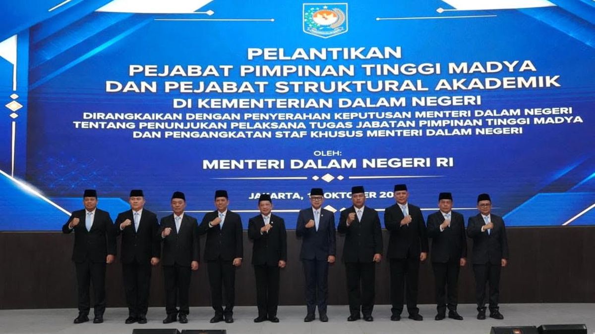Lantik Pejabat Kemendagri, Tito Tekankan Loyalitas Hingga Integritas 1 a779fcd6ef34c80a8ab1b602652701ff1b9850b27fc2480612b4770e86ac282f