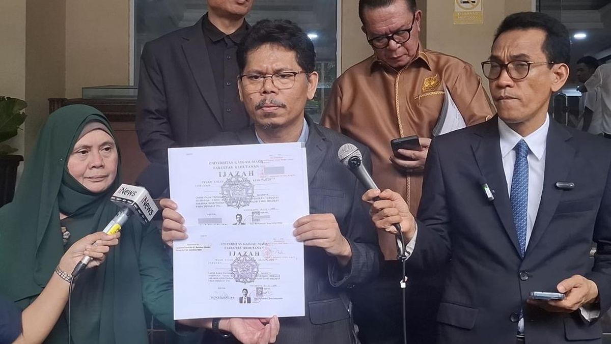 Bawaslu Solo Respons soal Digugat ke Pengadilan Terkait Ijazah Jokowi 1 b406ac606ebdb576fb4d1081eec4ab3587d62dd052eef642b87e013e57e4a5bb