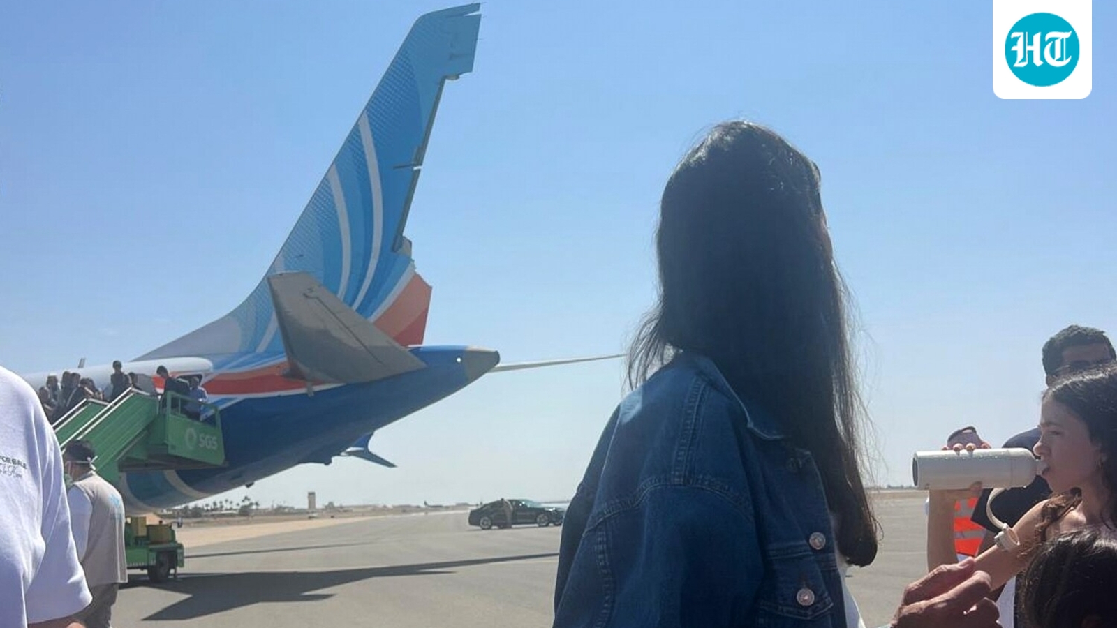 Mystery pilots who helped land in Saudi were ‘on-duty crew members’, says flydubai; passenger recalls moment ‘he acted like…’ 1 c4be7dbdac6344548c6c9b85d1ae3982d02ac7fcfa7c34c7d28637831757688d