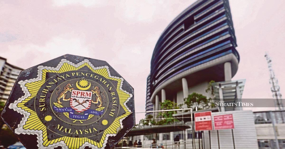 Senior agency officer, two others held in RM155,000 sportswear bribery probe 1 c66ad903f0c22963a560e516ad8567c90cb16985c25c0c488f458a83dcb59a6b