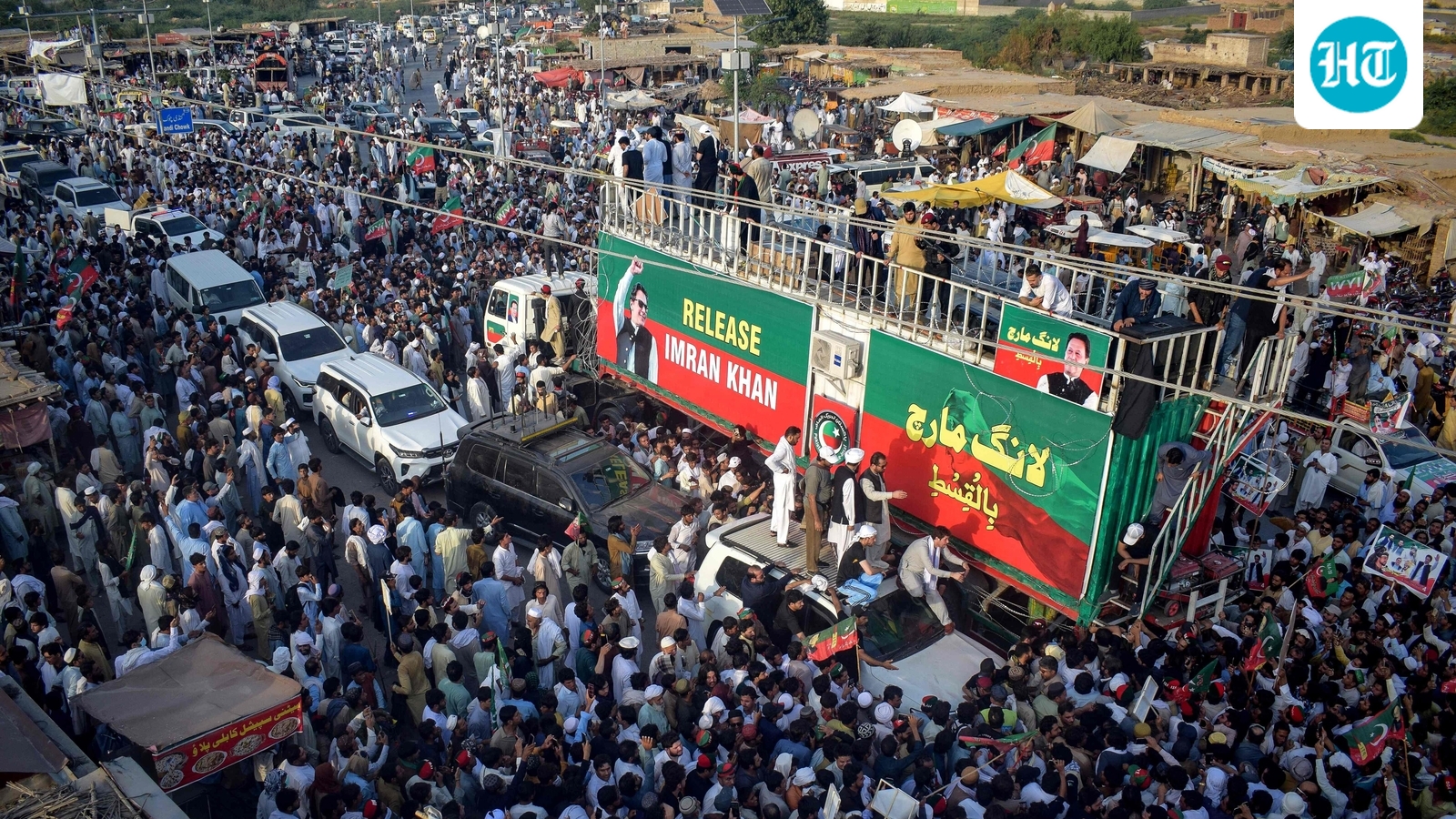 Imran Khan supporters march on Islamabad to demand his release after talks failed 1 c7725636187b3bd0535ae9f4d7cceb7e2295a8a44367036bd2679a1a6d08eaf5