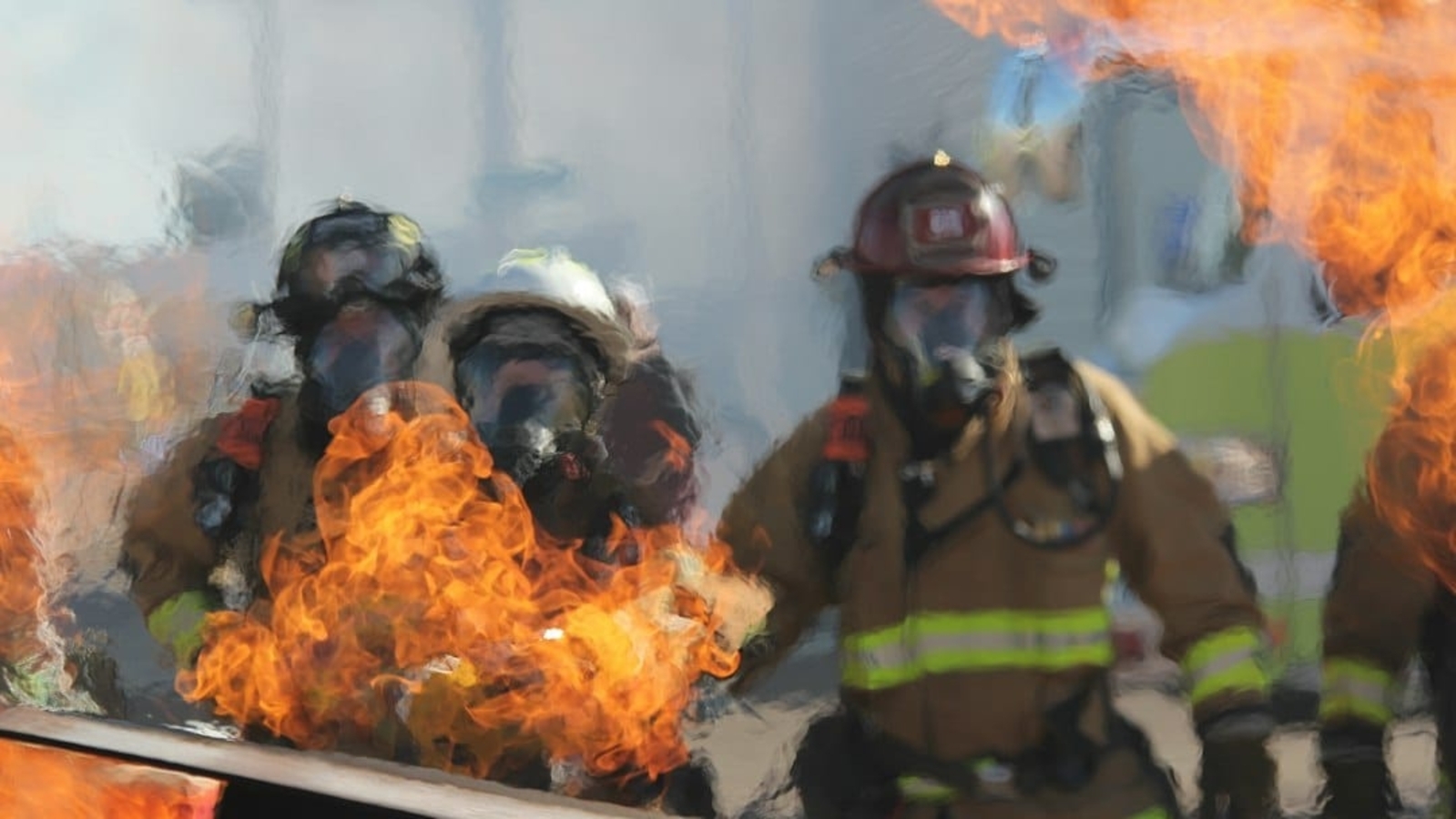 Massive fire breaks out at Los Angeles three-story apartment building, mass evacuation underway 1 ca277e341009dbaf3a8a53780160f6c90027b770dae4f526a145de55f0895ebe