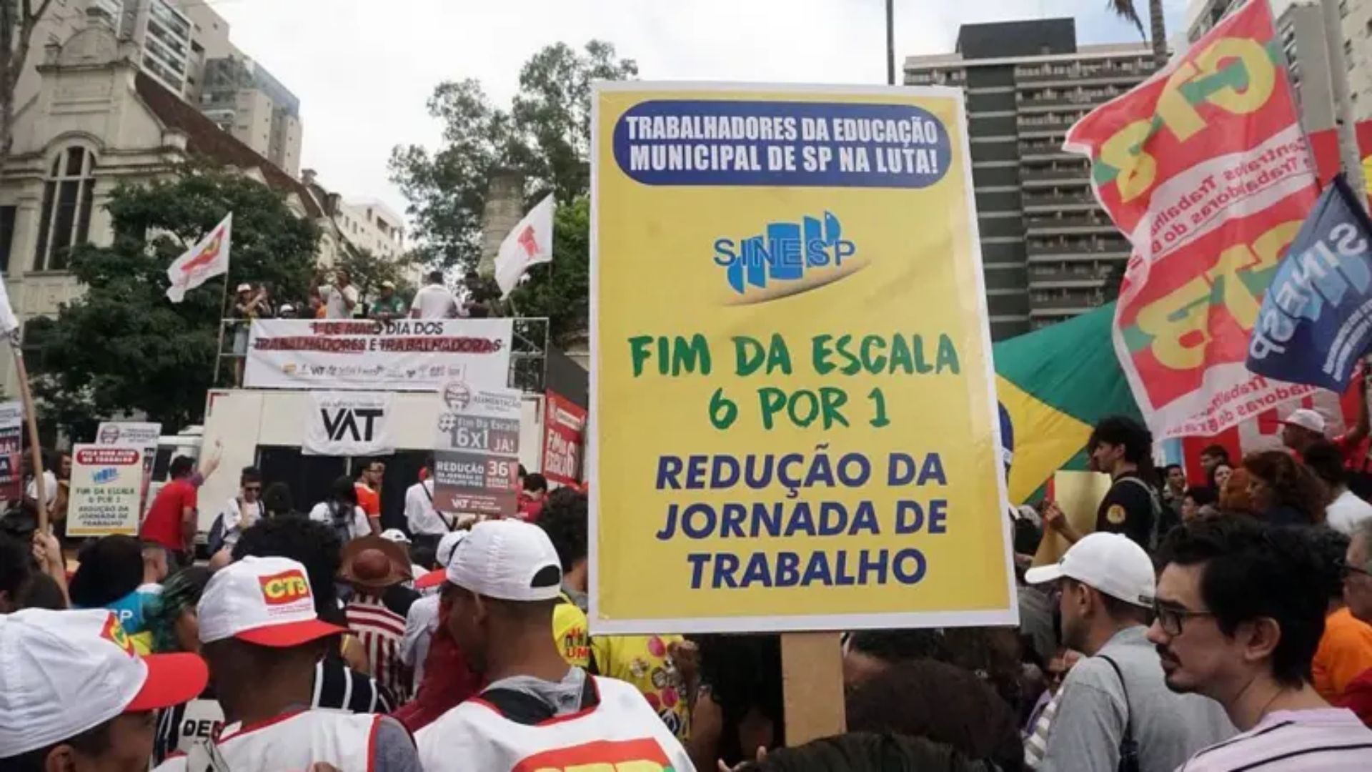 Fim da escala 6x1 é 'vitória' e dá 'impulso eleitoral' para Lula, destaca imprensa internacional 1 d2a9470264a631baba697be0bdaf180ea700332220e20201972d86cae25c740e