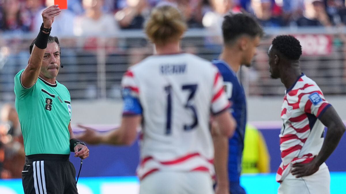 FIFA to Review Automatic Red-Card Suspensions After Balogun World Cup Controversy 1 dd373aa55c5be04b8c089b1c0d630b27c73066da2483de6fbb3db91f727cac9b