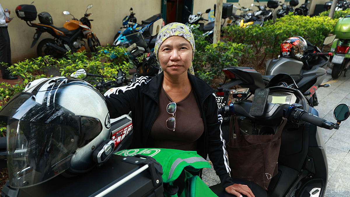 'Still have to work no matter what': Food delivery riders torn between health and income during haze 1 dde34d1ceb9c1a66873e003e3f15a06f65e69f76353fe8f0d97fa334386557b5