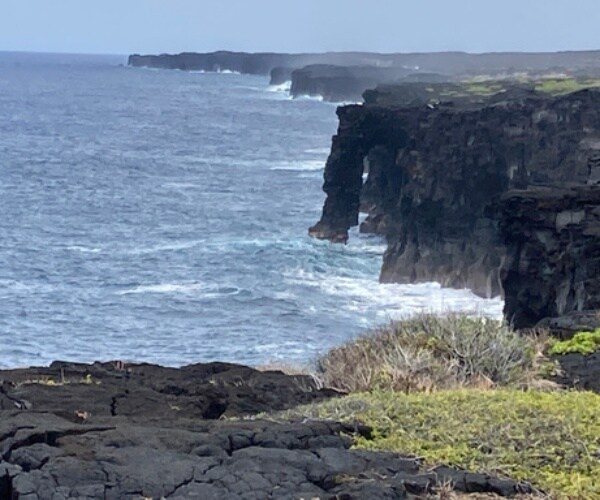 Famed Hawaii Sea Arch Collapses, NPS Warns of Unstable Cliffs 1 de1849380115ada9e41a43801c5edb9ba1deb6ec659fc2c9f6a64625d47a656b