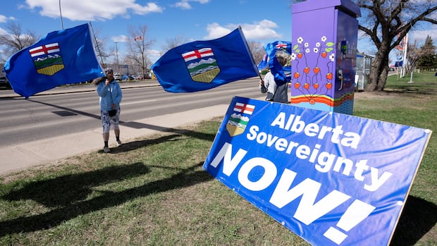 Internal documents detail Ottawa's economic worries over Alberta referendum 1 de9ee7d521e59fa4b22c388209aeec79820b06fb25270533ee9fc1f0ca0172bf