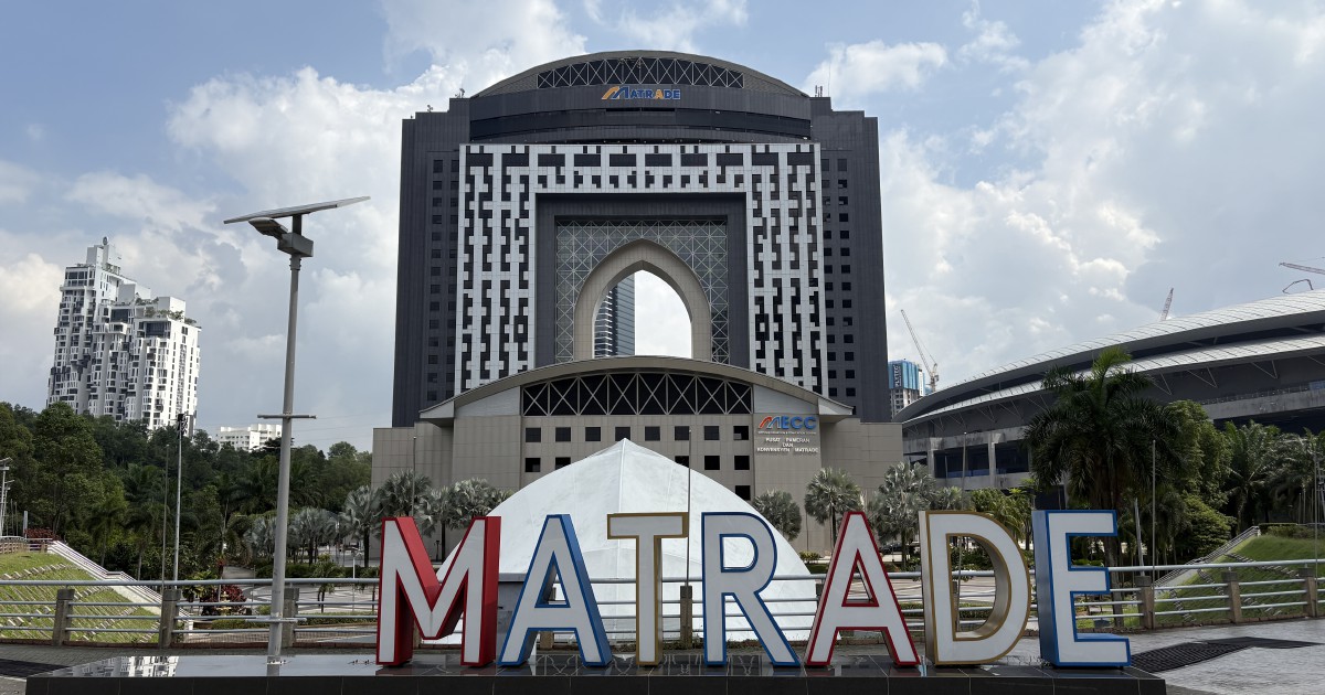 Malaysia's exports smash record with 34pct surge to RM1.57 trillion 1 df497b3e0da7f10a6050c06115f023ea895de4b38972112d1f4a85014abe9775