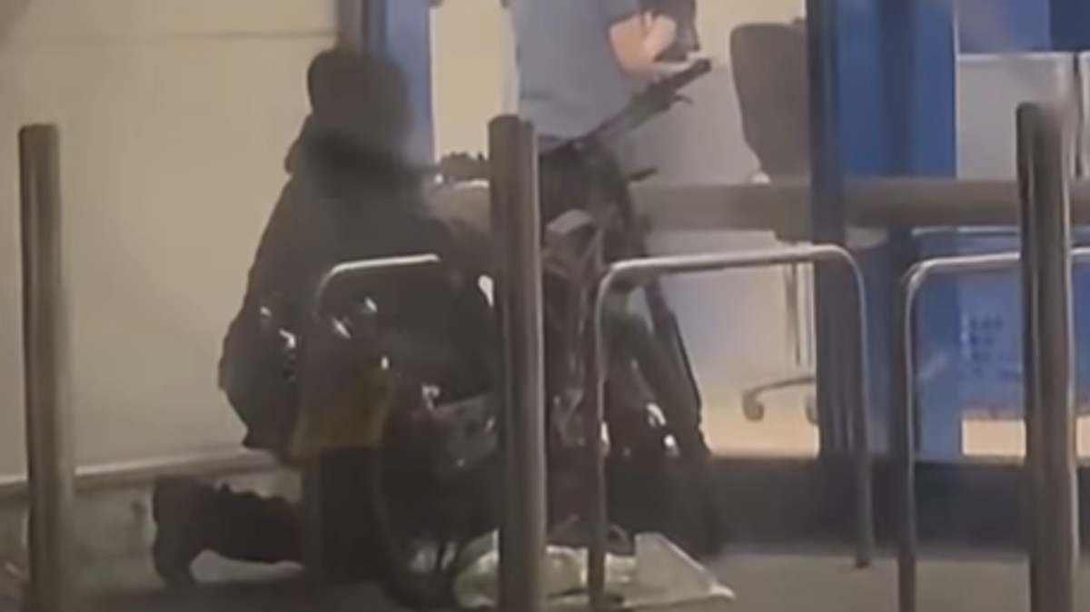Masked yob uses angle grinder to steal e-bike in front of shocked Scots shoppers 1 ed2c63fb09b41d1062b446a225d226a82c6b54a383365ee07813384e0dc9b870