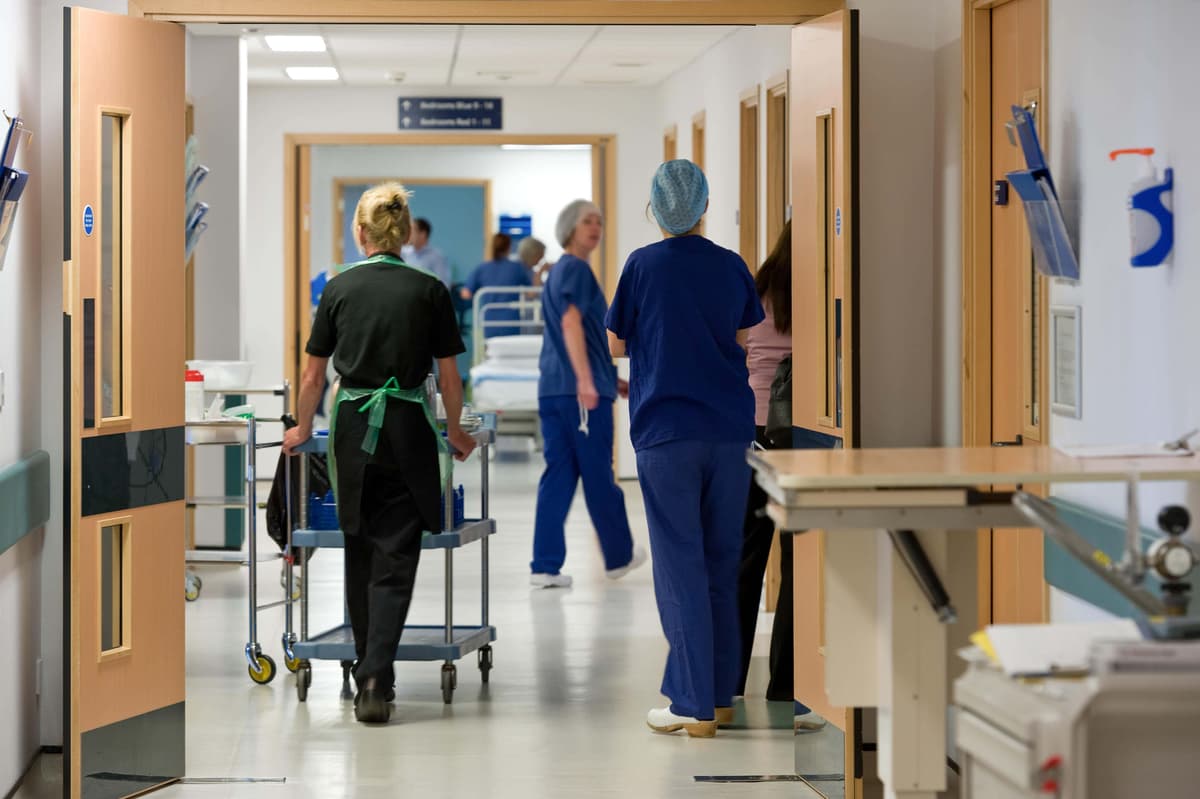 Leading A&E medics sound alarm over NHS winter pressures 1 ed99e43a570a498478d5a82396d07e1f39df7410e8bfef1ca28b73f913130f43